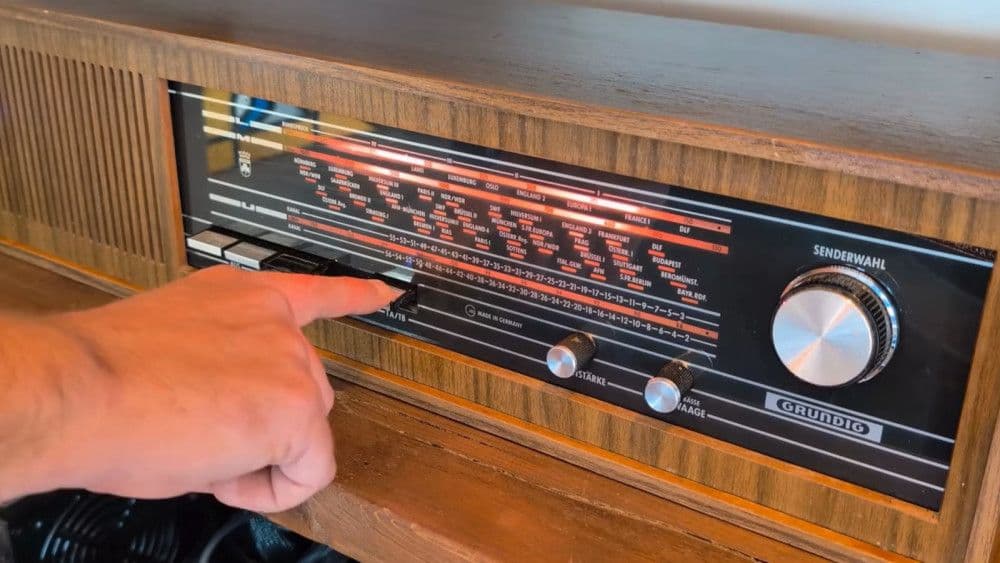 Из радиоприёмника Grundig Musikgerät 60-х годов сделали сетевую акустическую систему